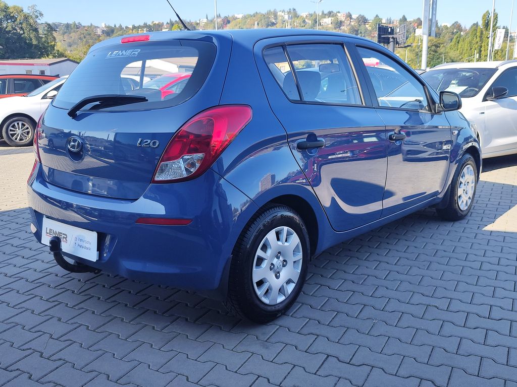hyundai-i20-1-2i-63kw-family-space - 4
