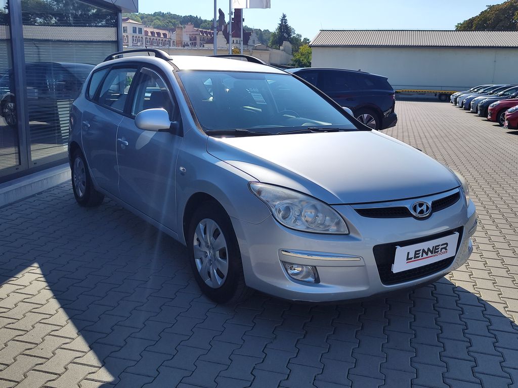 hyundai-i30-1-6-crdi-85kw-comfort - 2