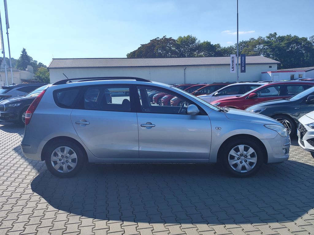hyundai-i30-1-6-crdi-85kw-comfort - 3