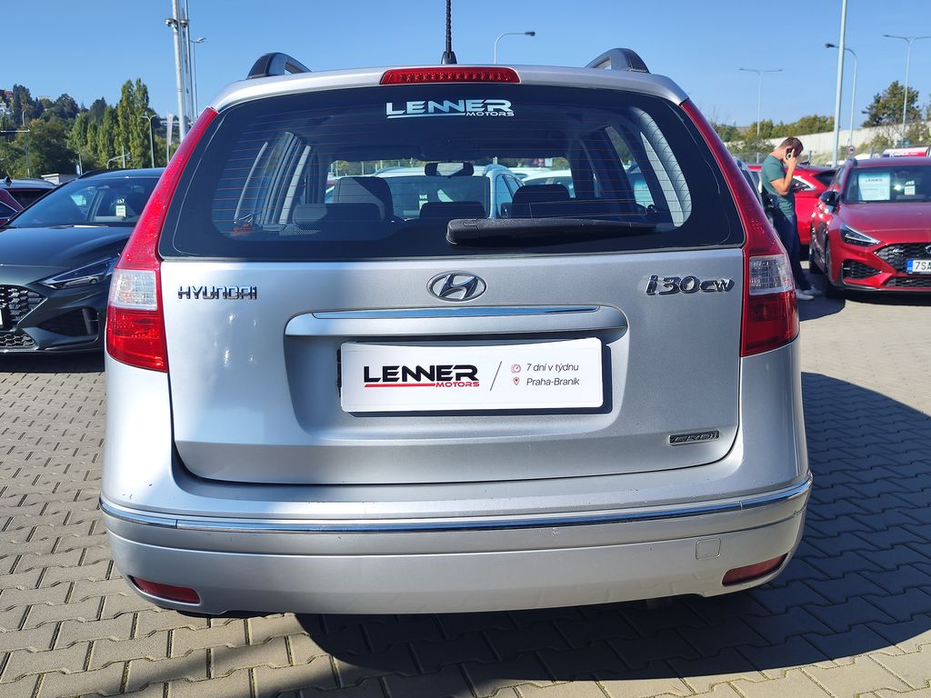 hyundai-i30-1-6-crdi-85kw-comfort - 5
