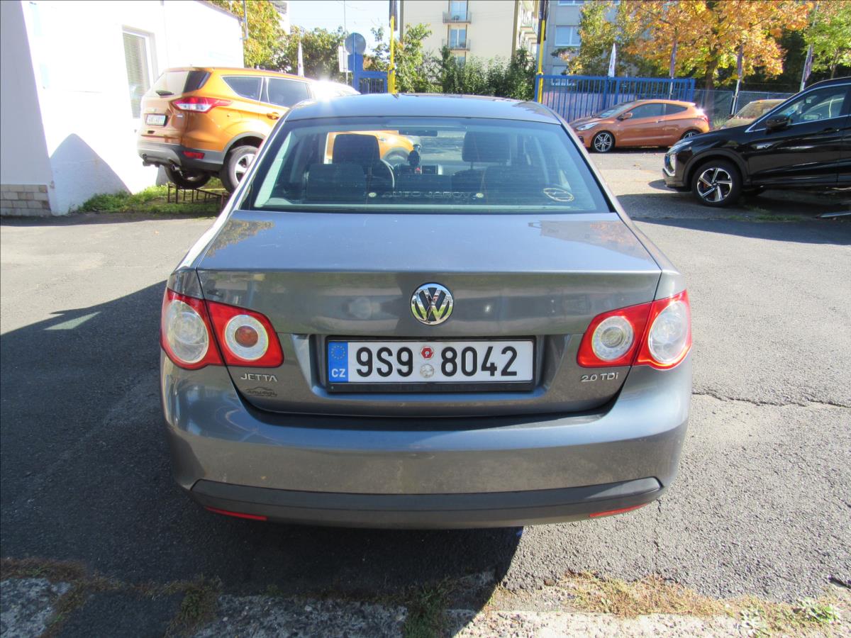 volkswagen-jetta-2-0-tdi-103kw - 4
