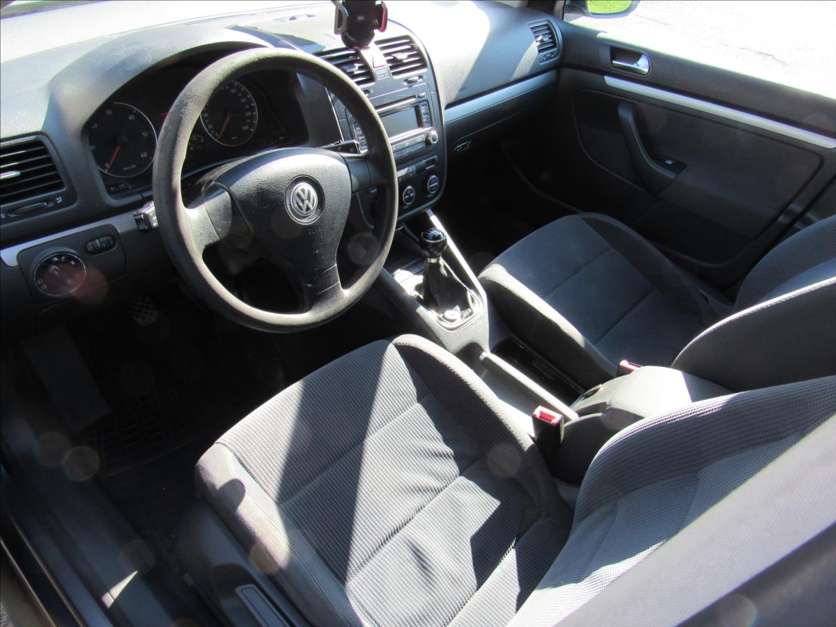 volkswagen-jetta-2-0-tdi-103kw - 8