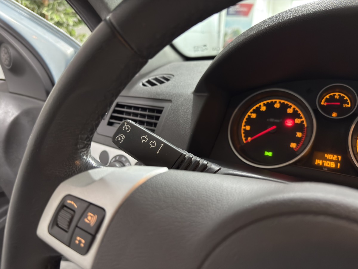 opel-astra-1-6-i-klimatizace-tempomat - 8
