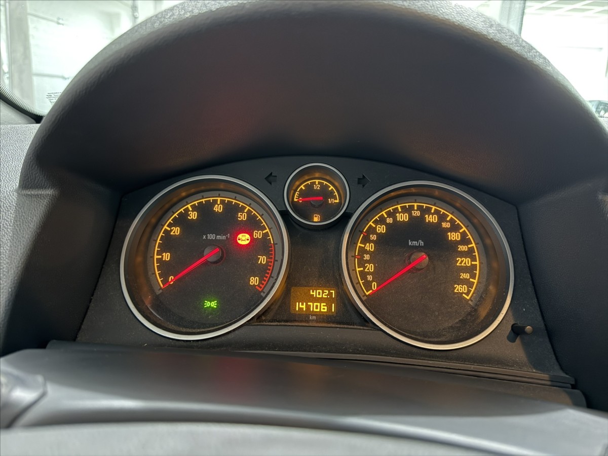 opel-astra-1-6-i-klimatizace-tempomat - 9