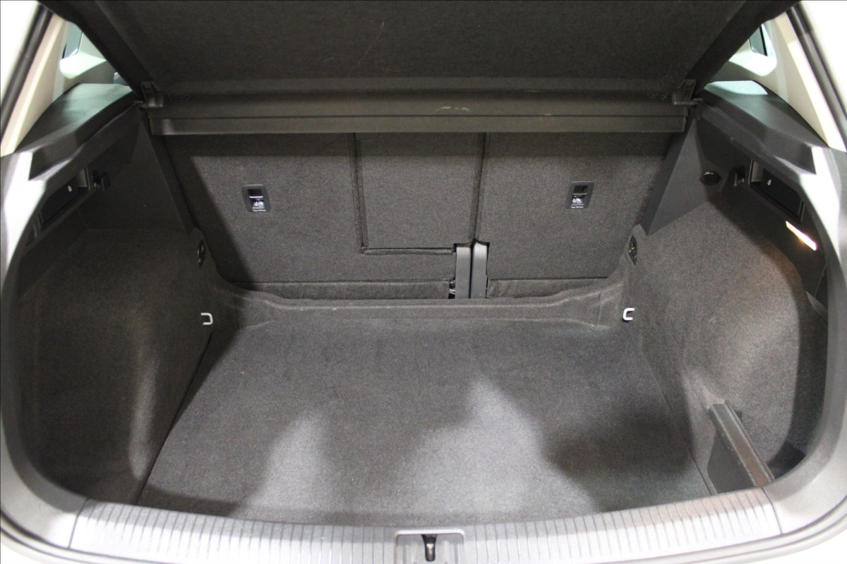 volkswagen-tiguan-1-5-tsi-active-1-majitel - 5