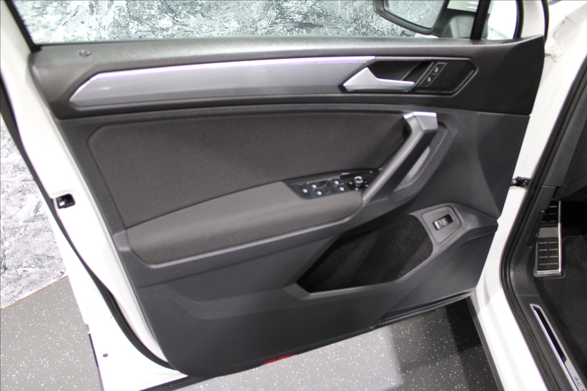 volkswagen-tiguan-1-5-tsi-active-1-majitel - 8