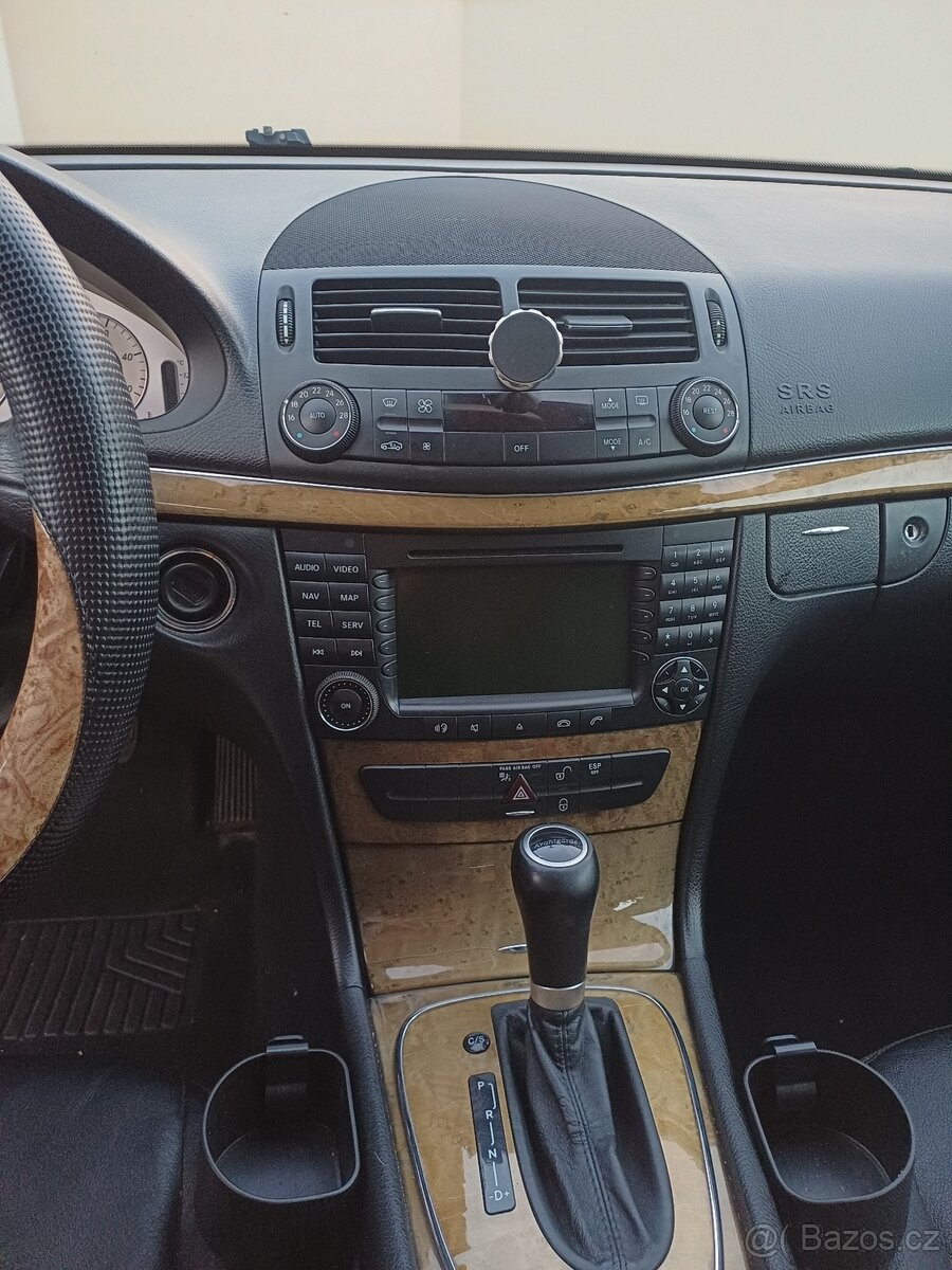 mercedes-benz-tridy-e-2-2-220-cdi-automat-2007 - 7