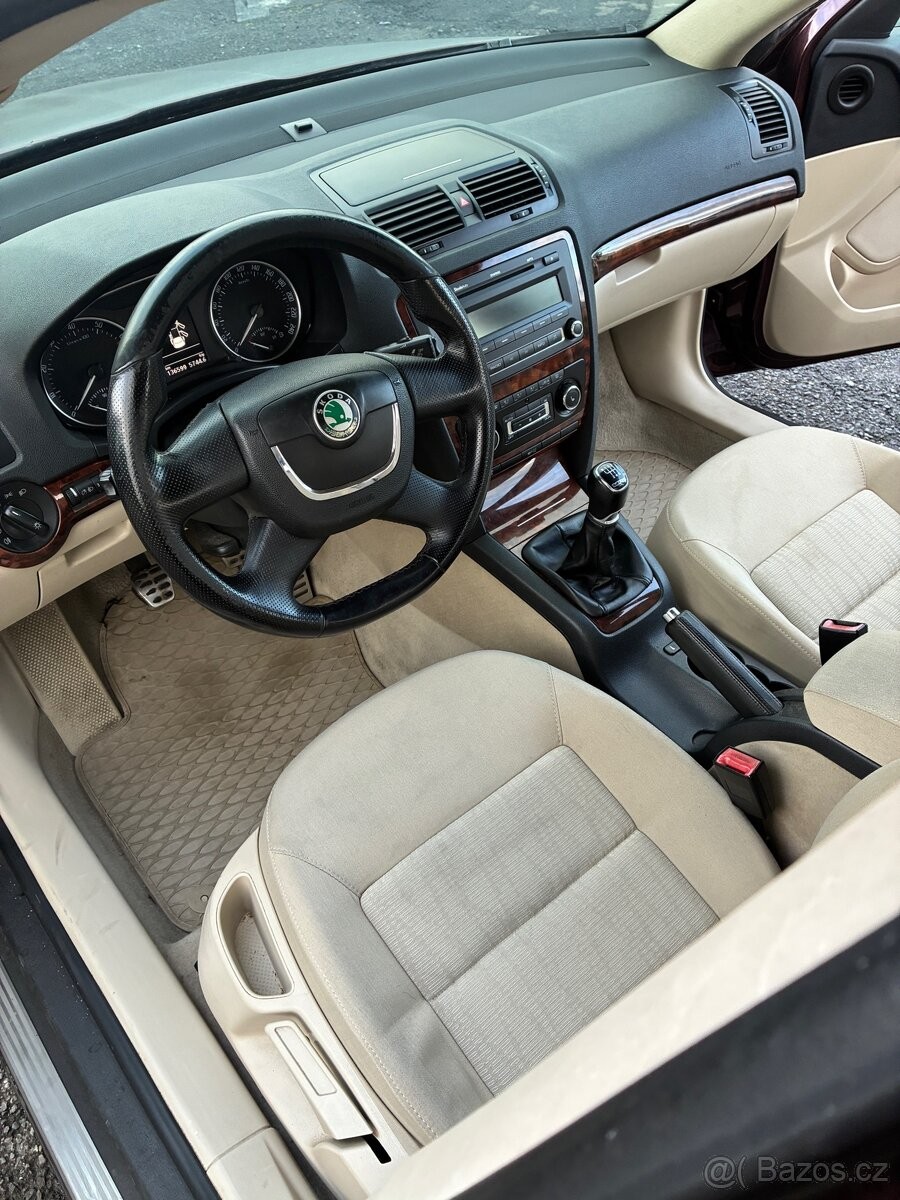 skoda-octavia-1-6-ii-facelift-mpi-75-kw - 5