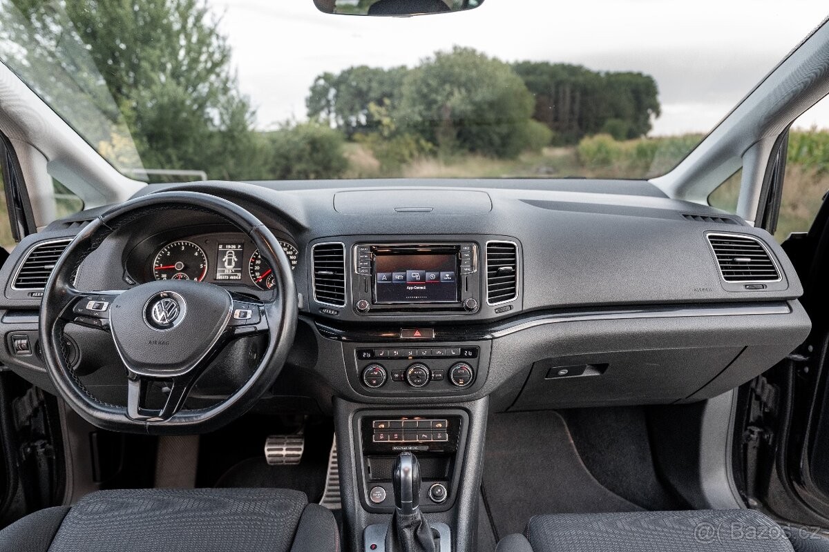 volkswagen-sharan-2-0-tdi-dsg-2017-edice-sound - 3