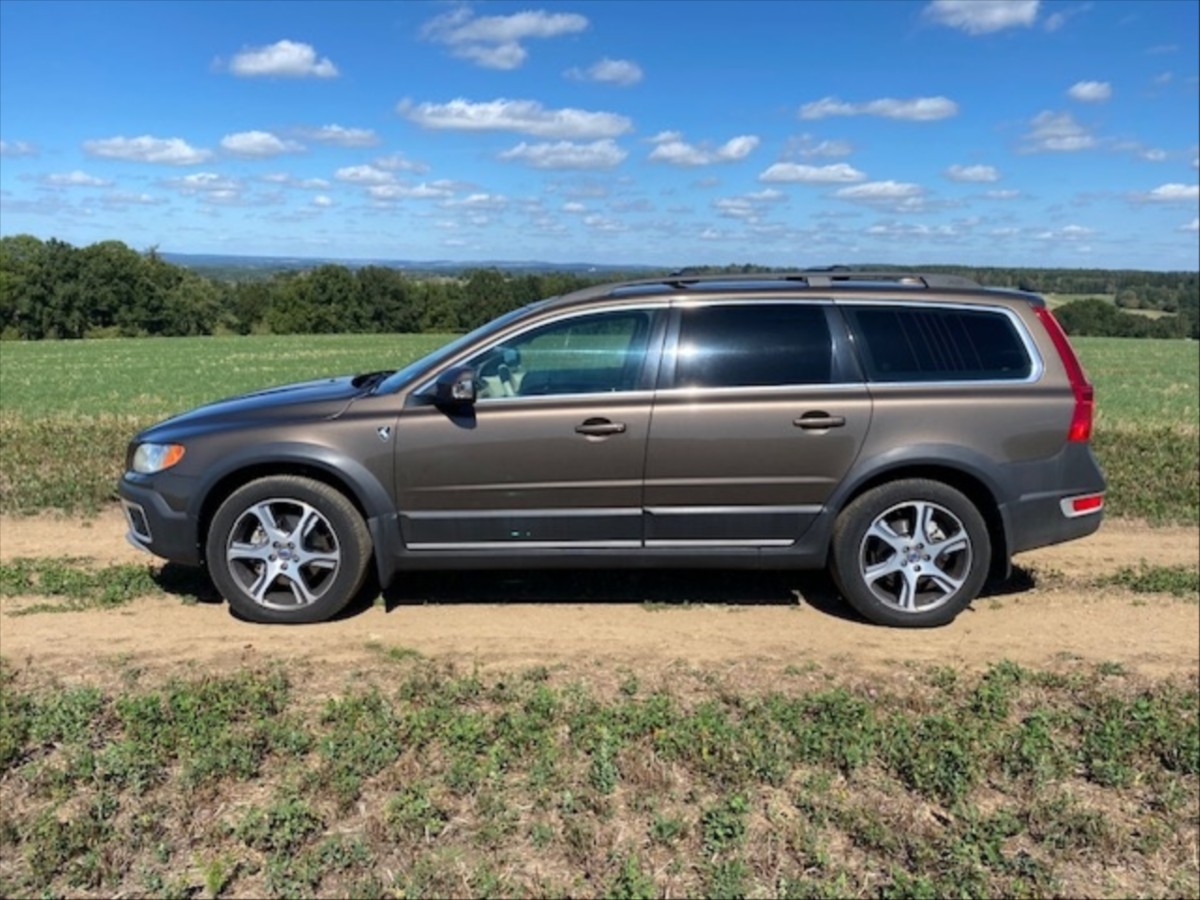 volvo-xc70-d5-158-kw-awd-automat - 2