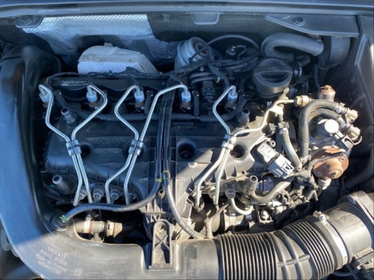 volvo-xc70-d5-158-kw-awd-automat - 4