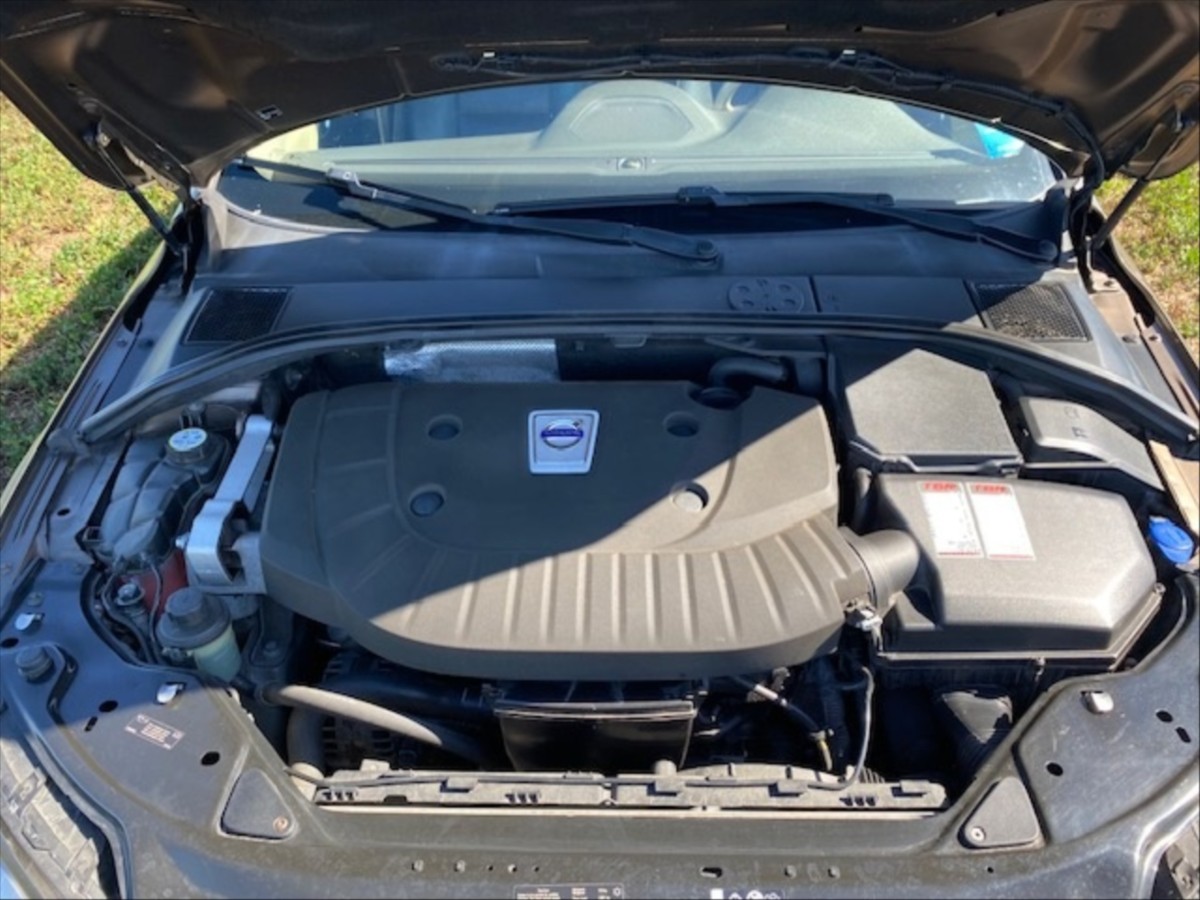 volvo-xc70-d5-158-kw-awd-automat - 9