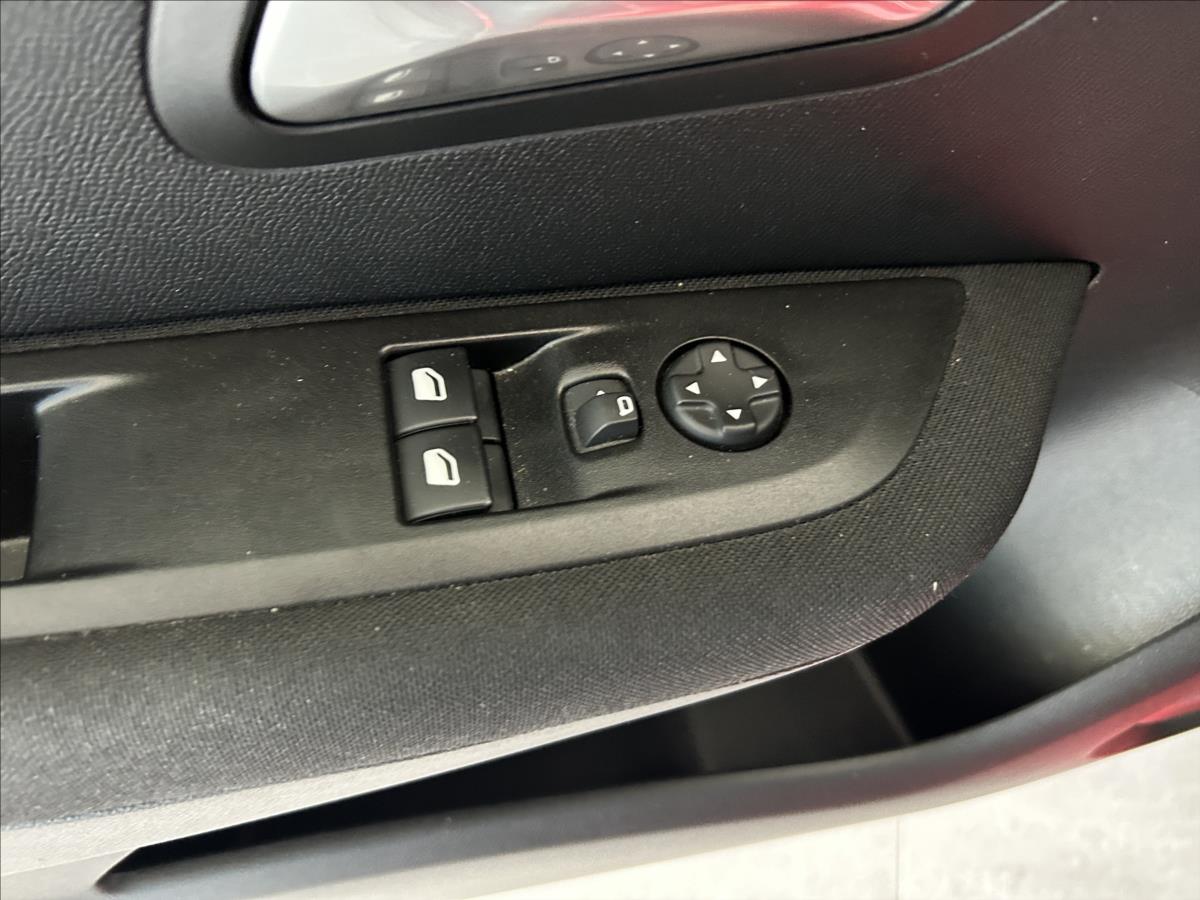 peugeot-208-1-2-puretech-puvod-cr - 7