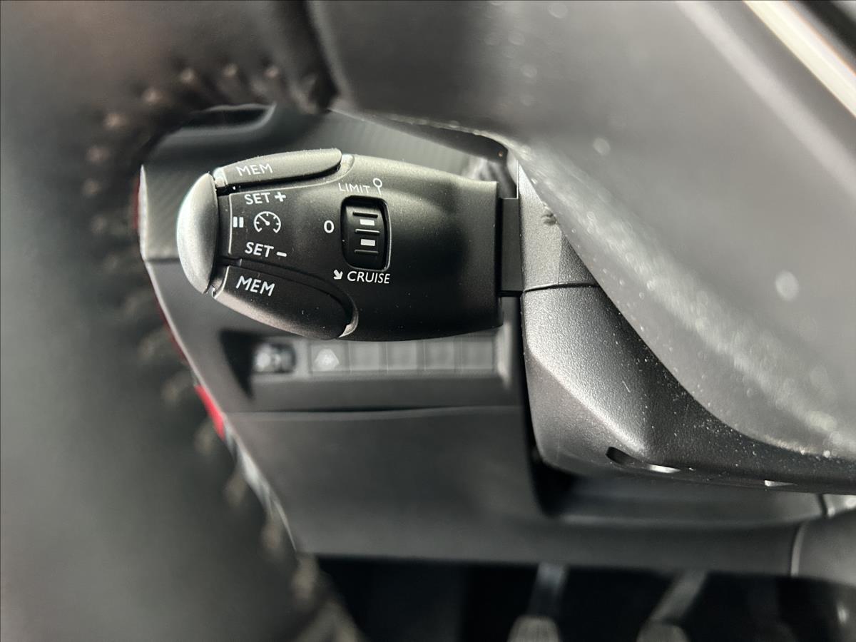 peugeot-208-1-2-puretech-puvod-cr - 9
