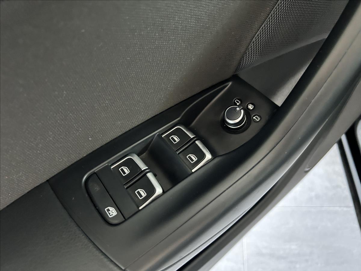 audi-q3-1-4-tfsi-110kw-1-maj-serviska - 7