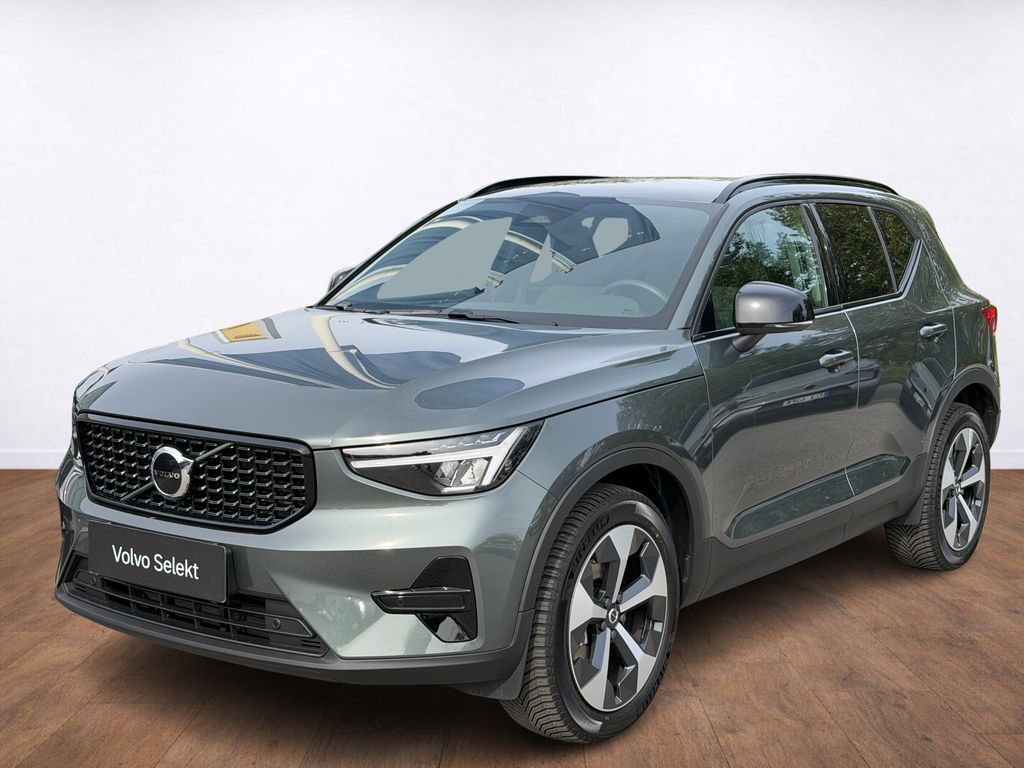 Volvo XC40 PLUS B3 ,ACC, BLIS, FULL LED