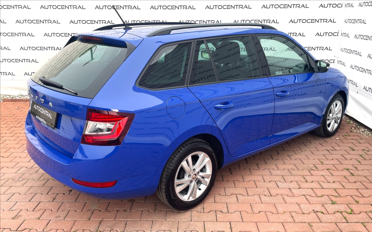 skoda-fabia-1-0-tsi-1-maj-cr-servi-historie - 3