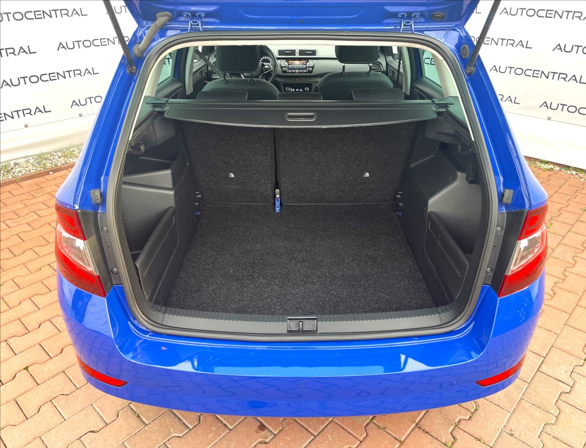 skoda-fabia-1-0-tsi-1-maj-cr-servi-historie - 9