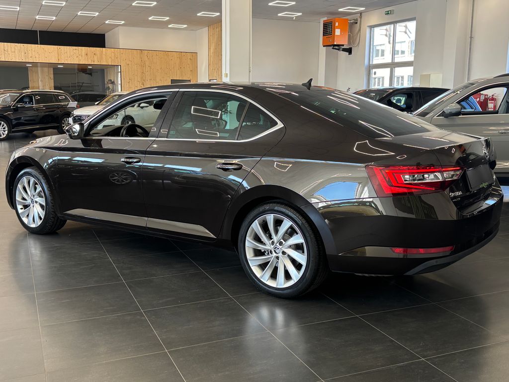 skoda-superb-2-0tdi-140kw-4x4-dsg-alcantara - 3
