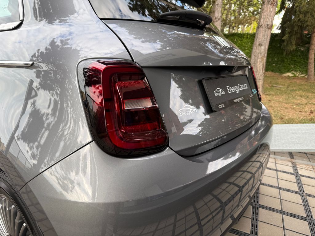 fiat-500-icon-plus-42kwh-rezervace - 9