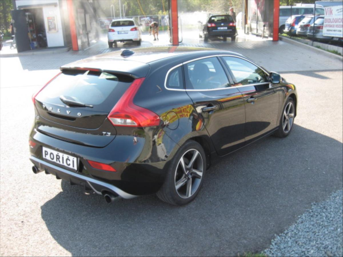 volvo-v40-1-6-r-design - 5