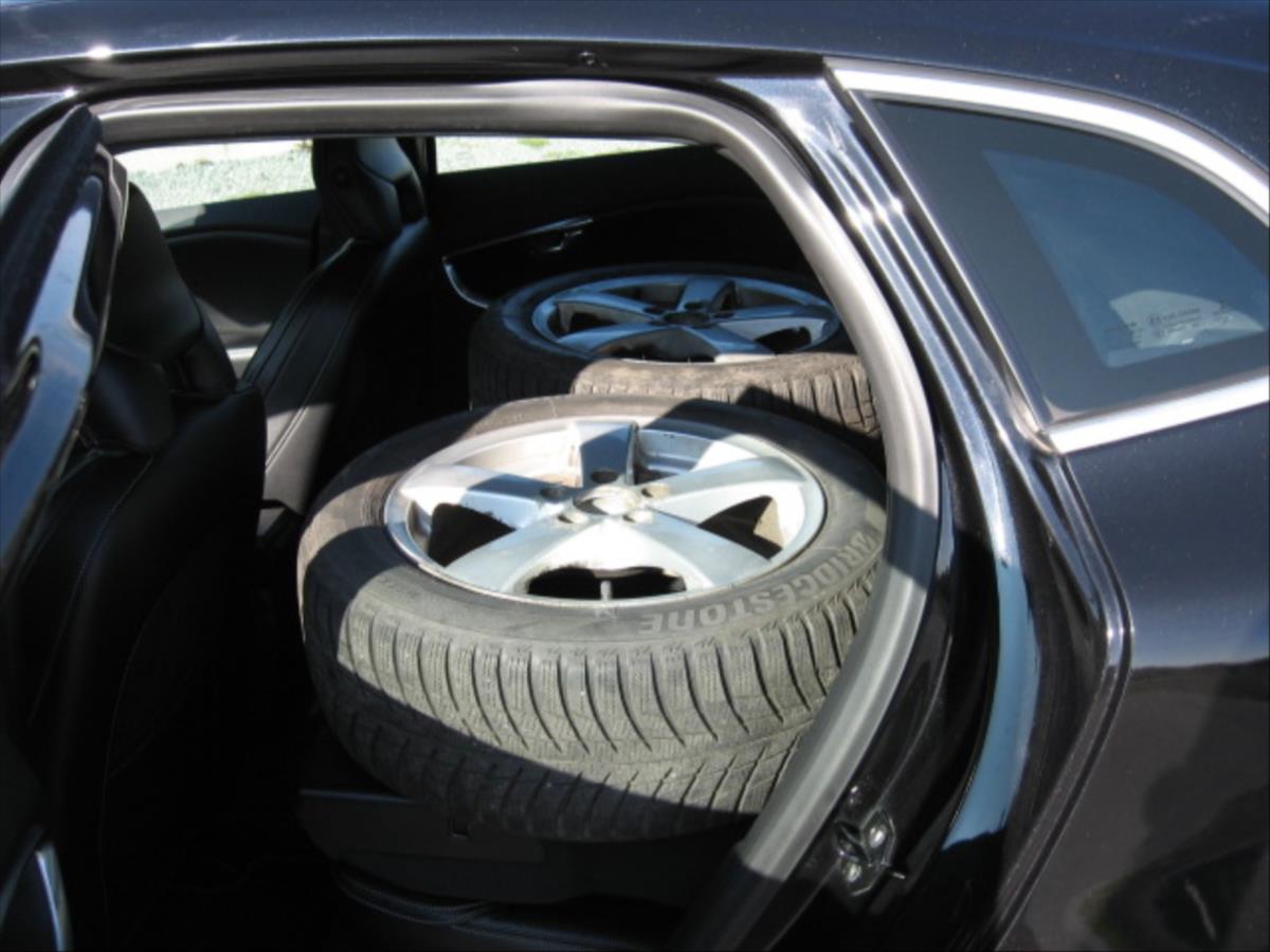 volvo-v40-1-6-r-design - 7