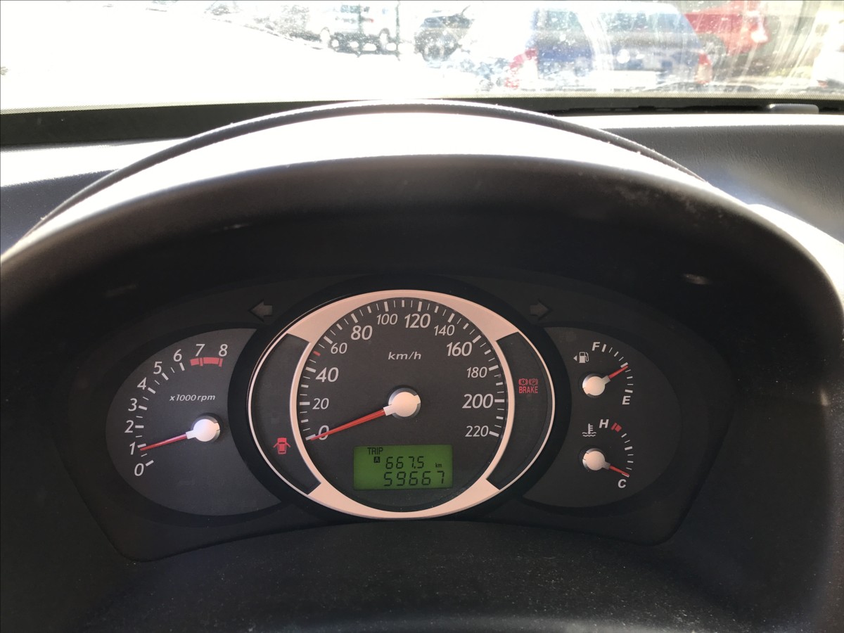 hyundai-tucson-2-0-i-104kw-4x4-mt - 8