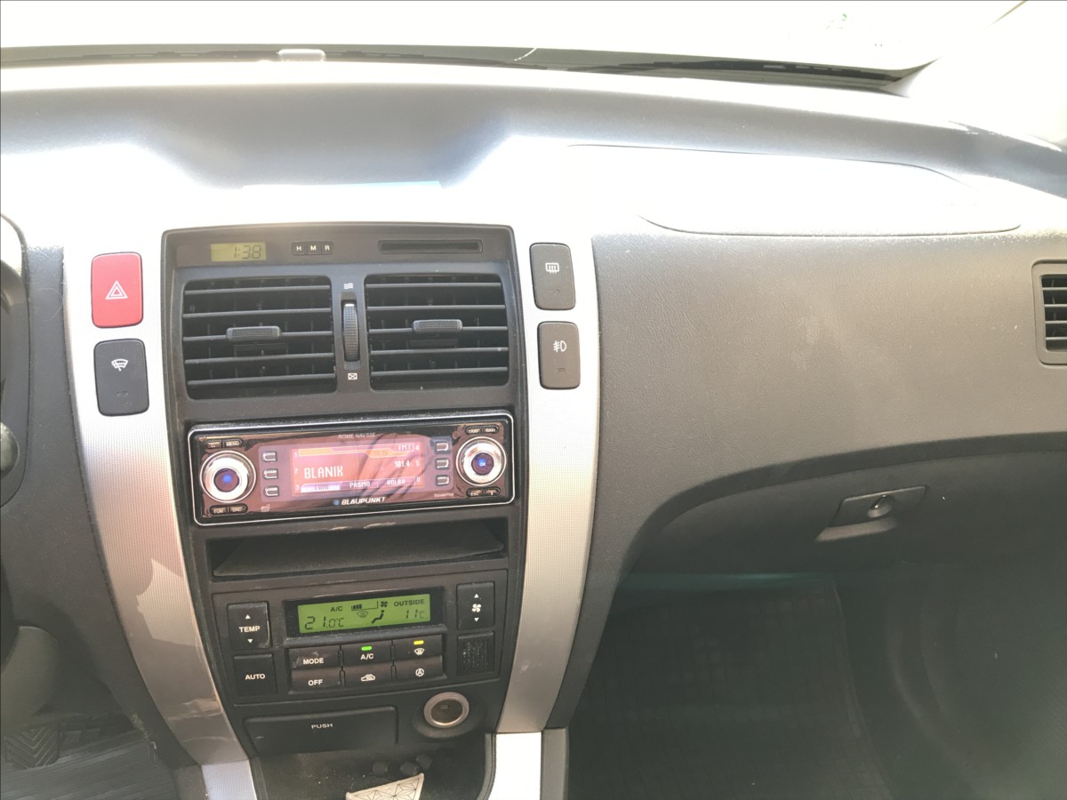 hyundai-tucson-2-0-i-104kw-4x4-mt - 9