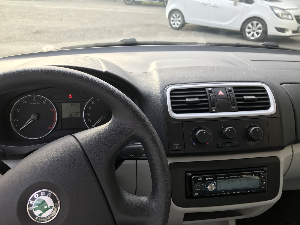 skoda-fabia-1-4-16v-63kw-combi - 7