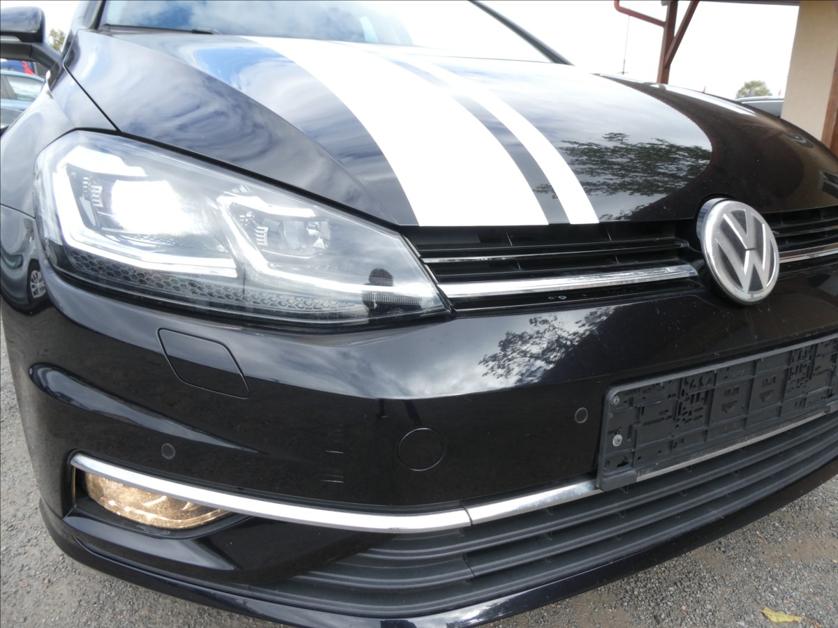 volkswagen-golf-1-6-tdi-85kw-navi-led-serviska - 3