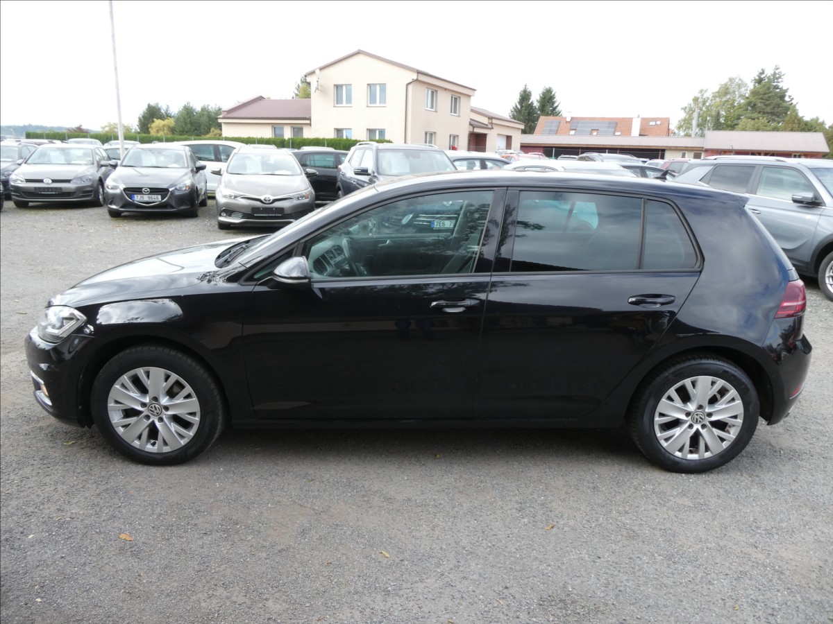 volkswagen-golf-1-6-tdi-85kw-navi-led-serviska - 5
