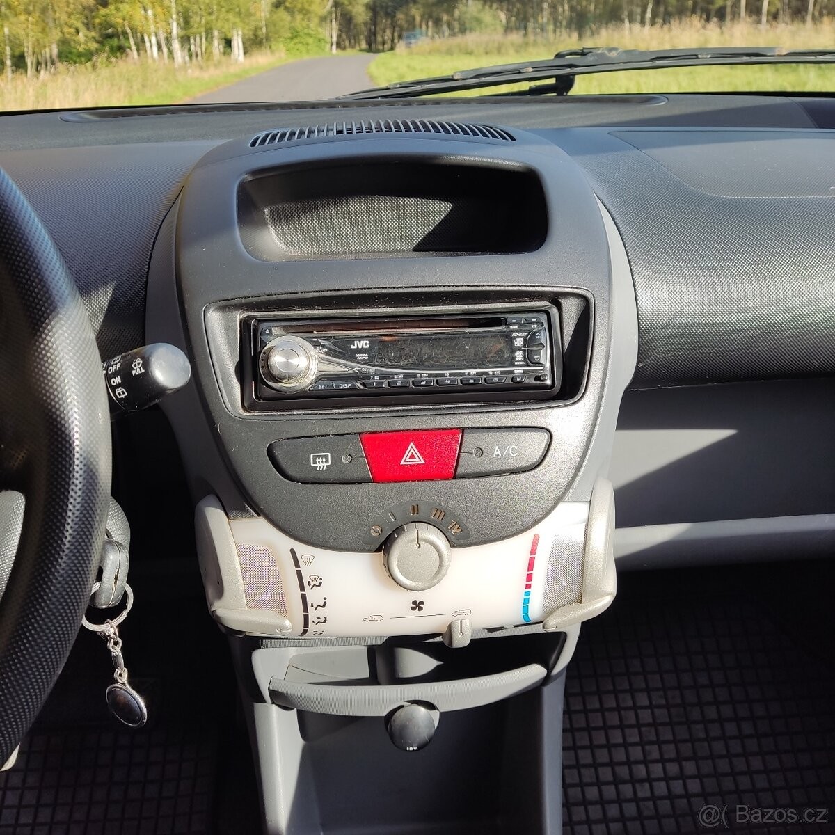 peugeot-107-1-0-r-v-2011 - 2
