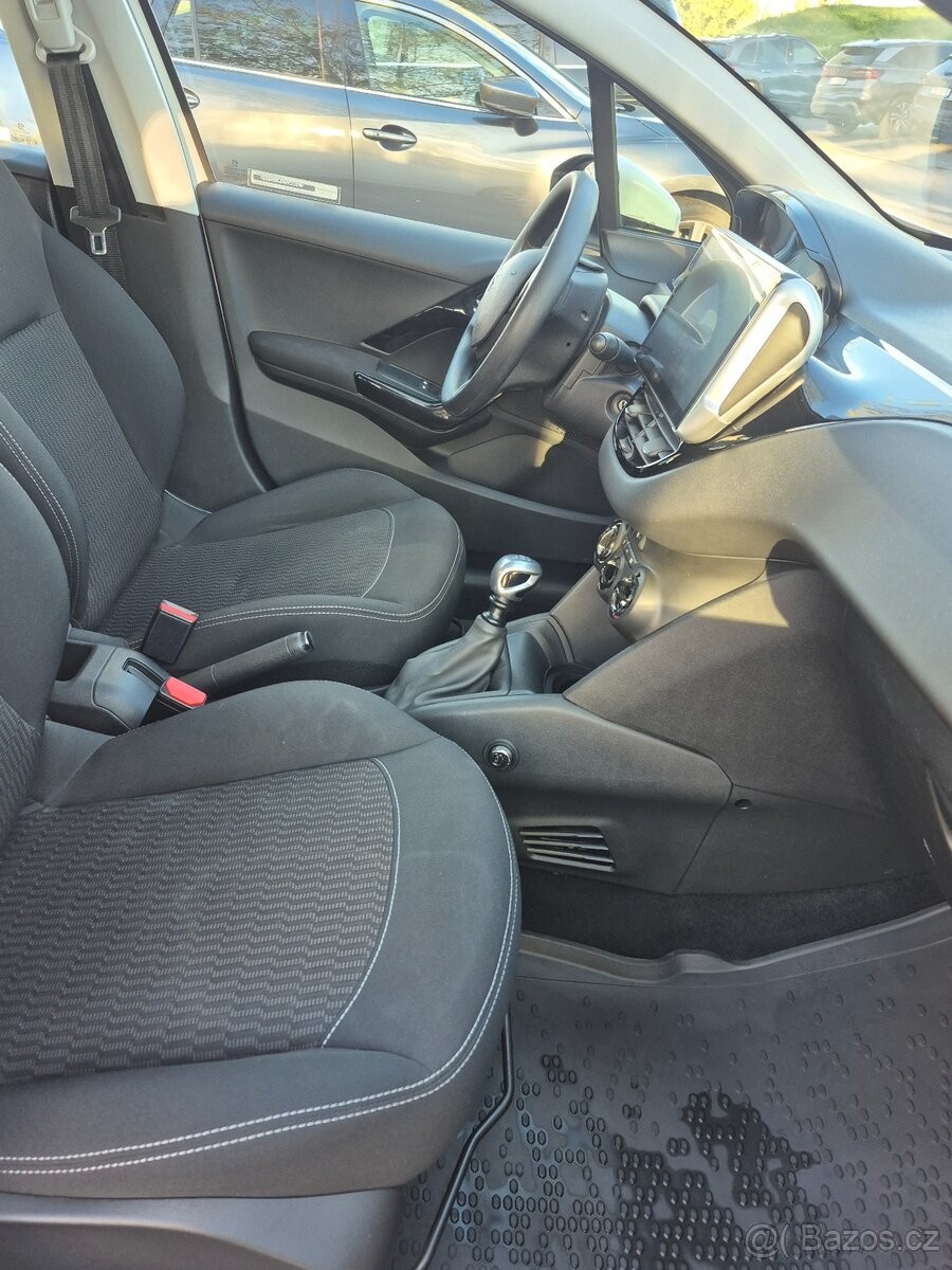 peugeot-208-1-5 - 8