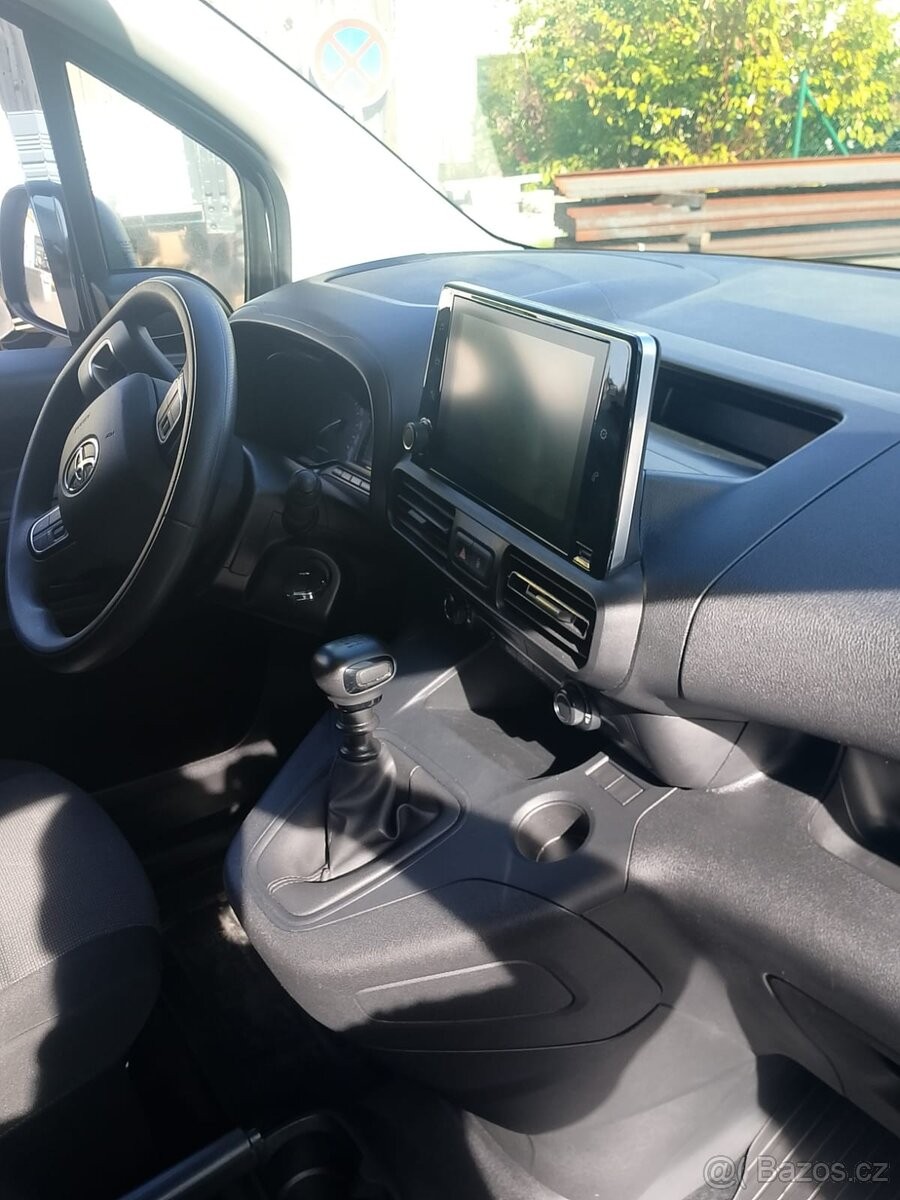 toyota-proace-city-1-5-city-pickup - 4