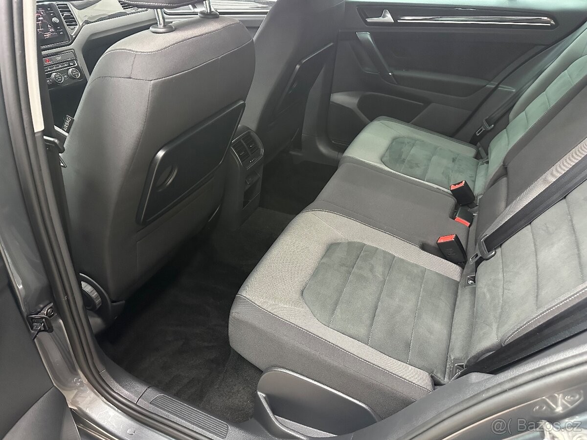 volkswagen-golf-sportsvan-1-5-highline-1-5tsi - 4
