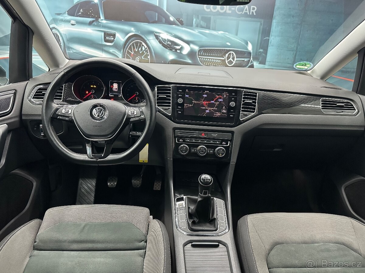 volkswagen-golf-sportsvan-1-5-highline-1-5tsi - 5