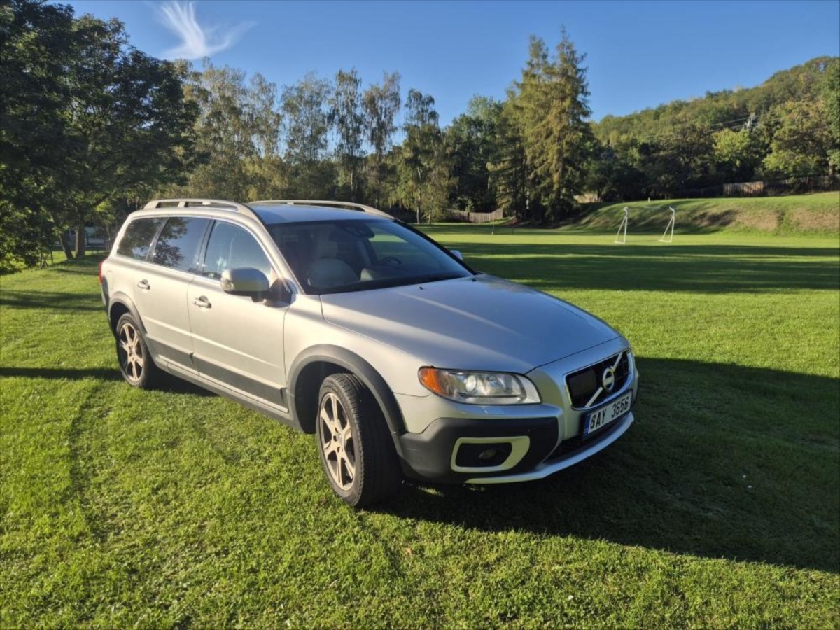 volvo-xc70-d5-awd-ve-vybave-summum - 2