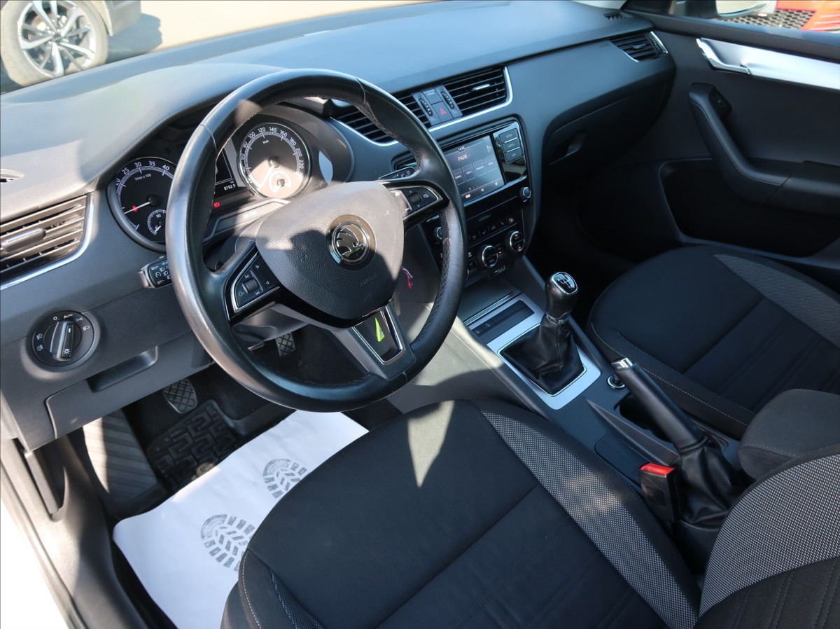 skoda-octavia-1-6-tdi-85kw-1majcr-serv-k-dph - 8