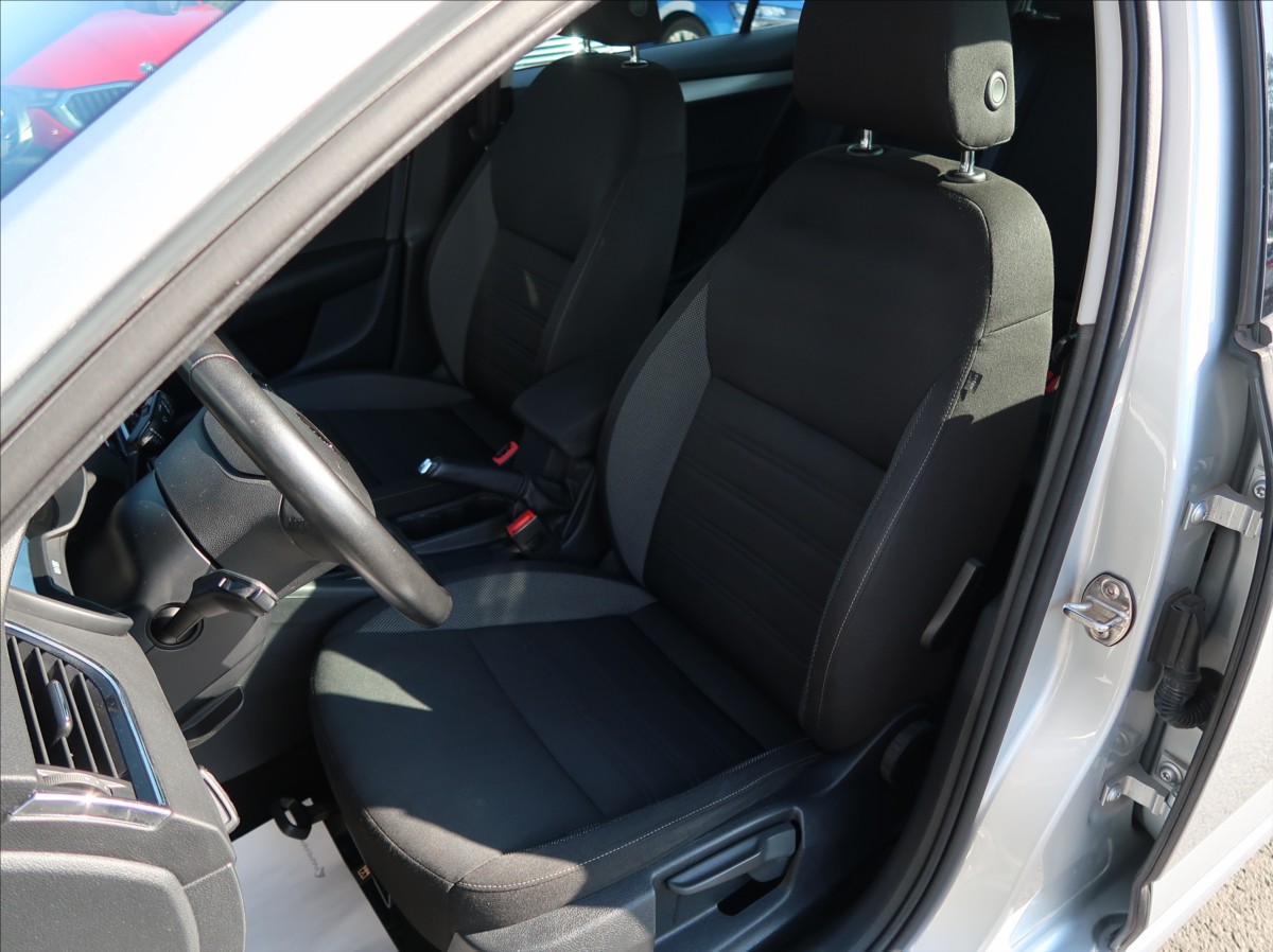 skoda-octavia-1-6-tdi-85kw-1majcr-serv-k-dph - 9