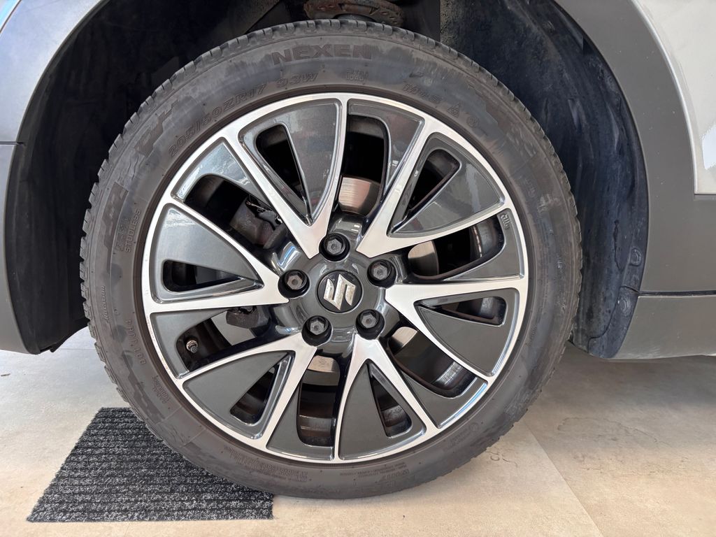 suzuki-sx4-s-cross-comfort-4x4-navigace-xenony-klimatizace - 3