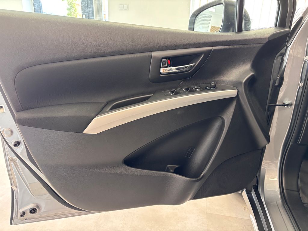 suzuki-sx4-s-cross-comfort-4x4-navigace-xenony-klimatizace - 8