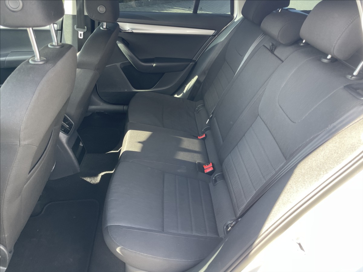 skoda-octavia-2-0-tdi-135kw-dsg-4x4-klimatr - 7