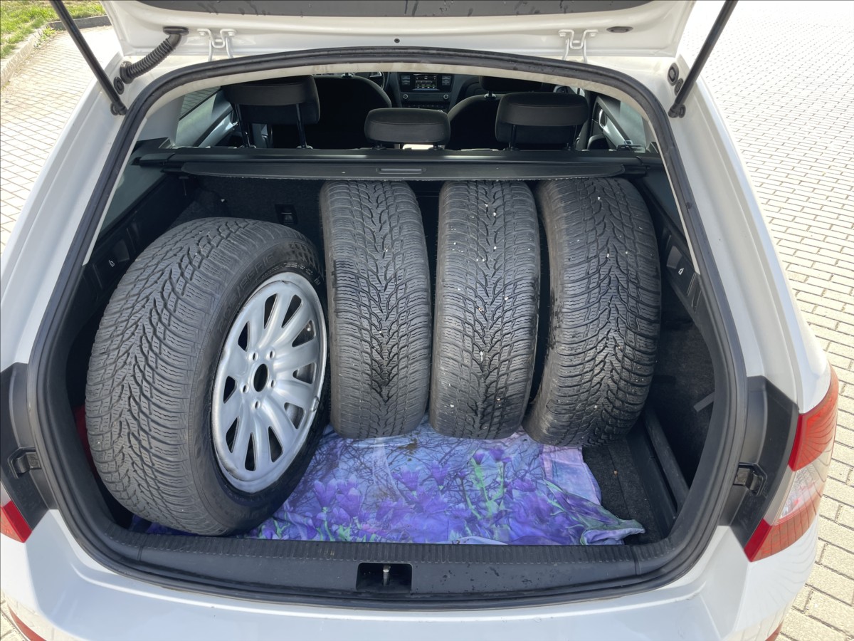 skoda-octavia-2-0-tdi-135kw-dsg-4x4-klimatr - 8
