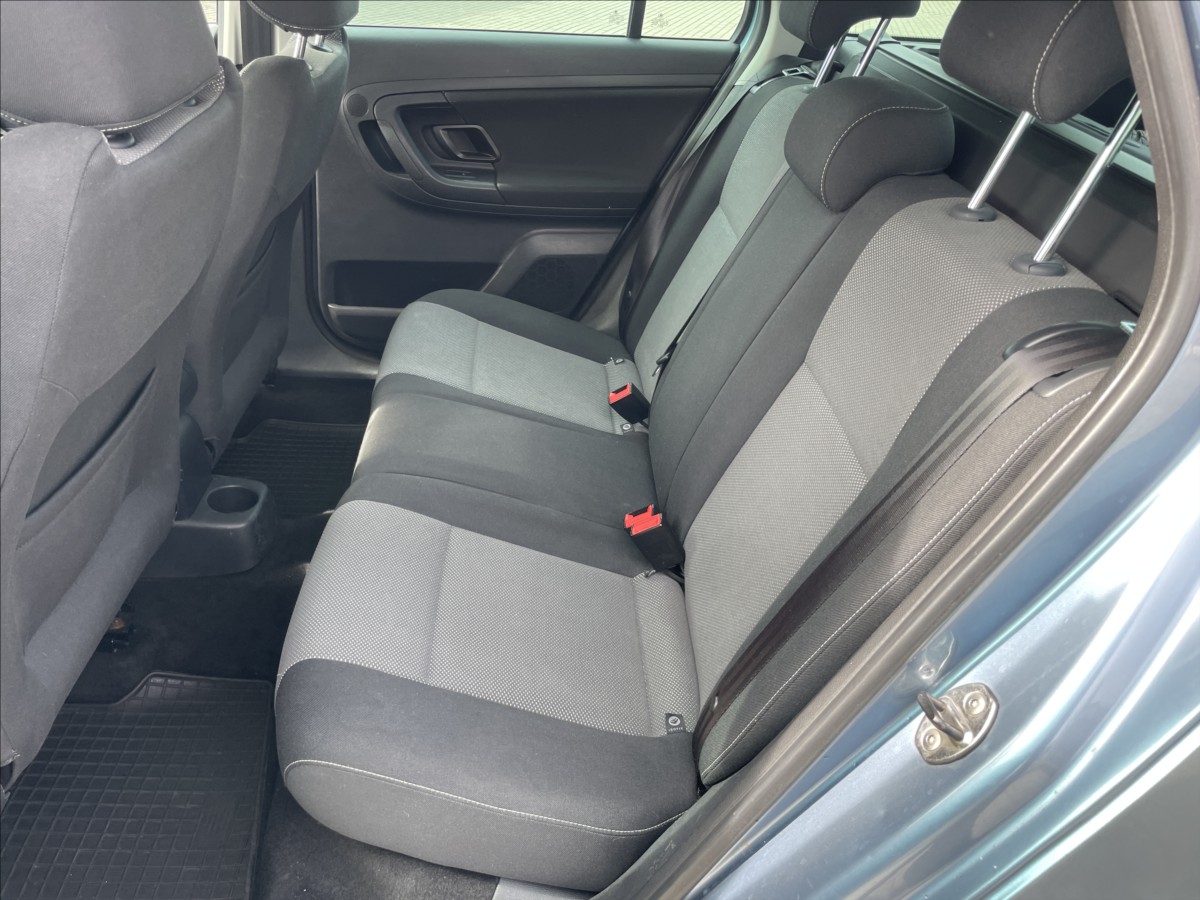 skoda-fabia-1-2-tsi-77kw-klimatronic-esp-tempomat-czauto - 7