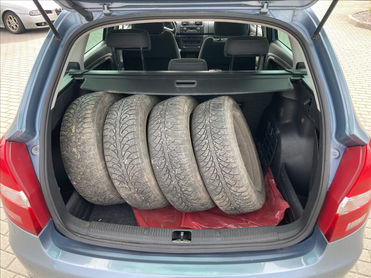 skoda-fabia-1-2-tsi-77kw-klimatronic-esp-tempomat-czauto - 8