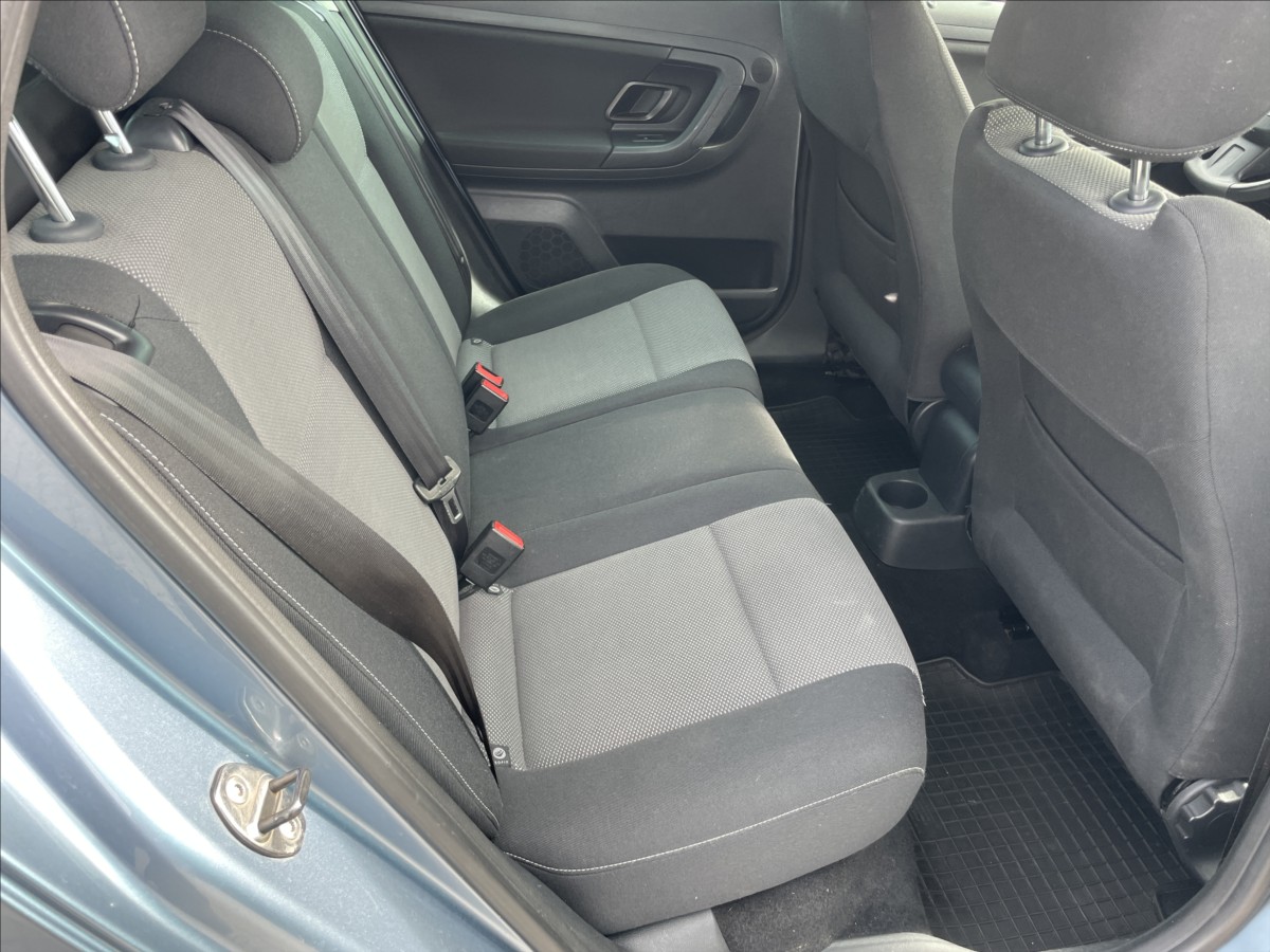skoda-fabia-1-2-tsi-77kw-klimatronic-esp-tempomat-czauto - 9