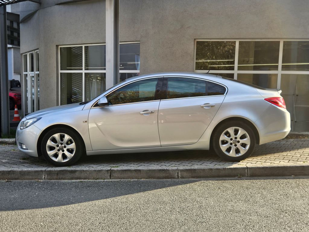 opel-insignia-1-4t-103kw-active-2-maj - 1