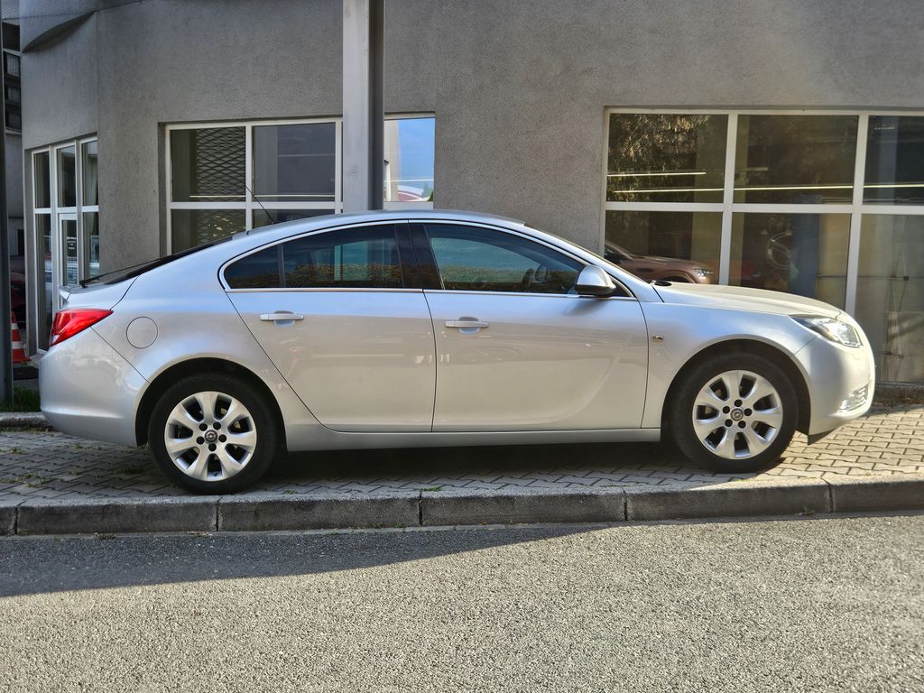 opel-insignia-1-4t-103kw-active-2-maj - 5