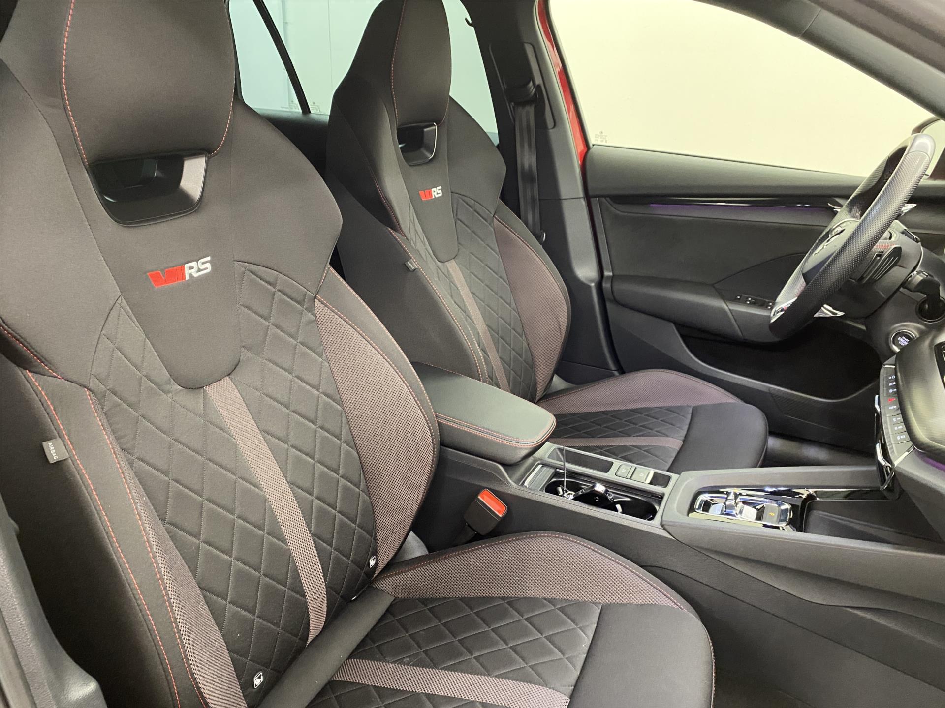 skoda-octavia-2-0-tdi-147kw-dsg-rs - 7