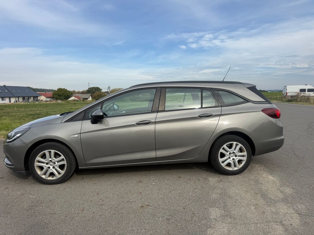 opel-astra-sports-tourer-1-6-tdi-54000km - 1